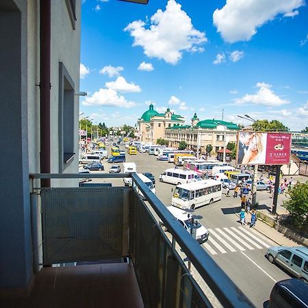 Like Home On Zaliznychna Ivano-Frankivsk Exteriör bild