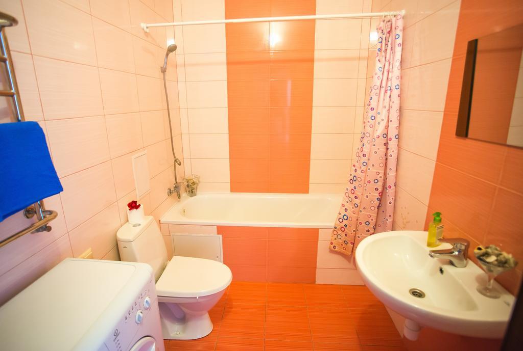 Like Home On Zaliznychna Ivano-Frankivsk Exteriör bild