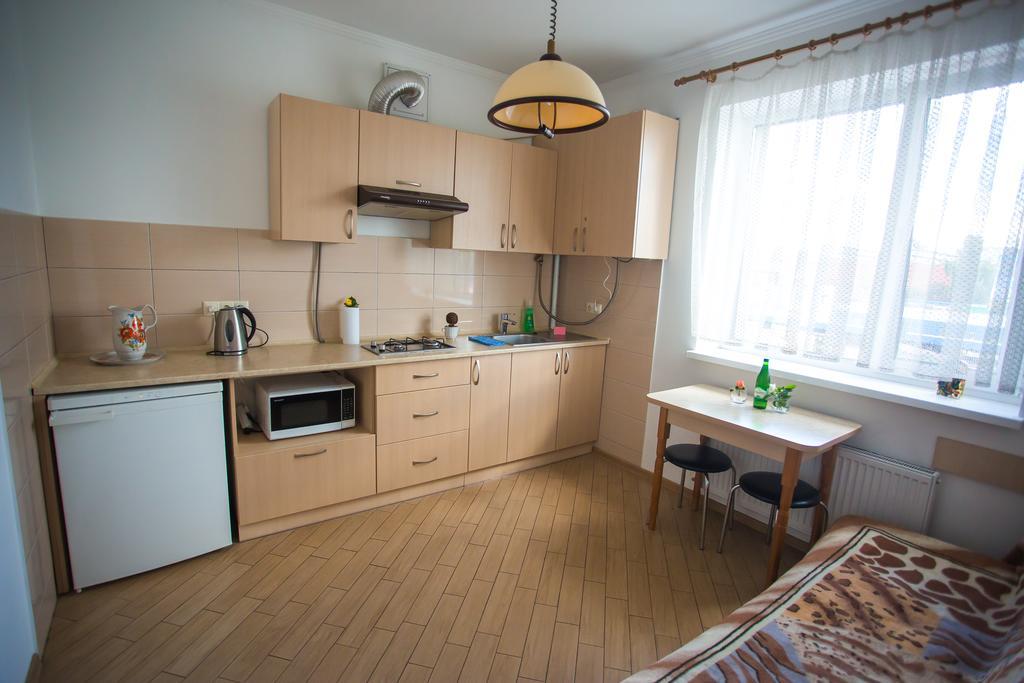 Like Home On Zaliznychna Ivano-Frankivsk Exteriör bild